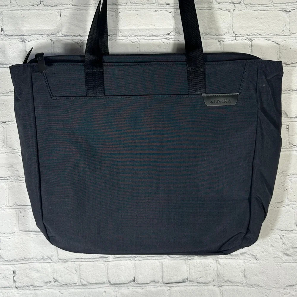 Alpaka Metro Tote - opened NWOT